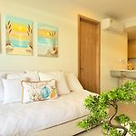 Beachfront 2BR Private Pool - Morros Kai