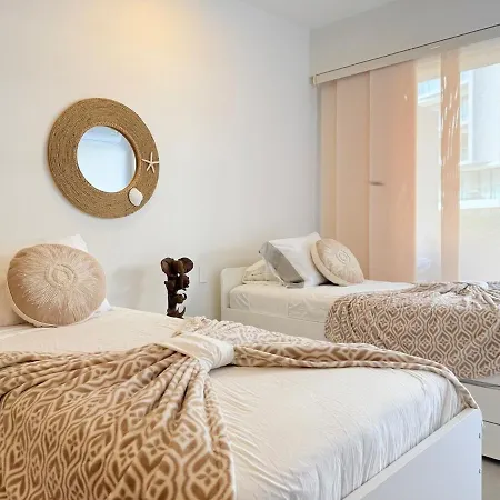 Beachfront 2br Private Pool - Morros Kai